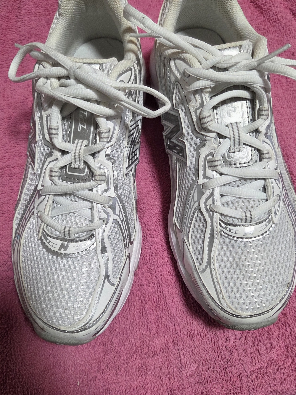 New Balance White and Gray Women's Sneakers